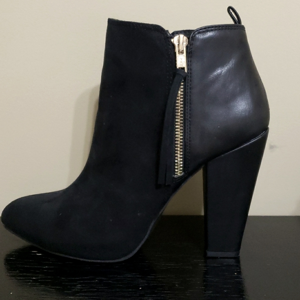 Mossimo half suede black booties with side zips